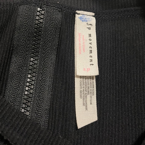 Women’s Free People FP Movement Ribbed Back Zip Long Sleeve Crop Top Black Sz S - Picture 2 of 8